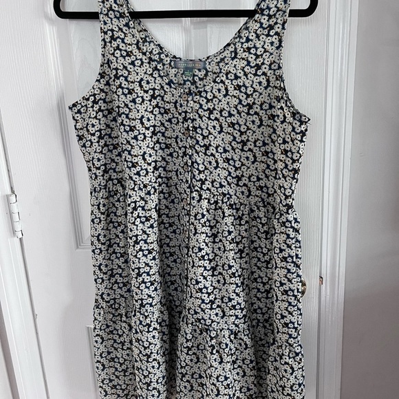 Good Luck Gem Dresses & Skirts - Good Luck Gem Navy Floral Button-Down Dress sleeveless size large